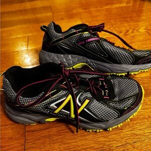 New Balance Women’s Black, Gray & Yellow Trail Sneakers with Pink Stitching